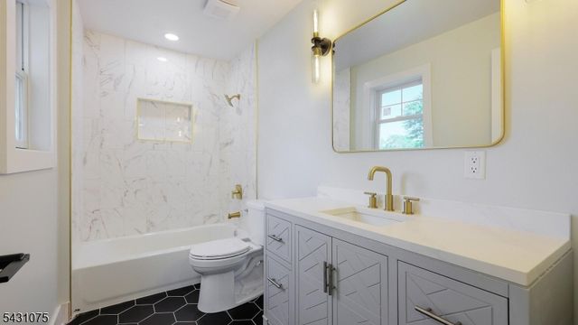 941 Beverly Dr, Westfield Town, NJ 07090