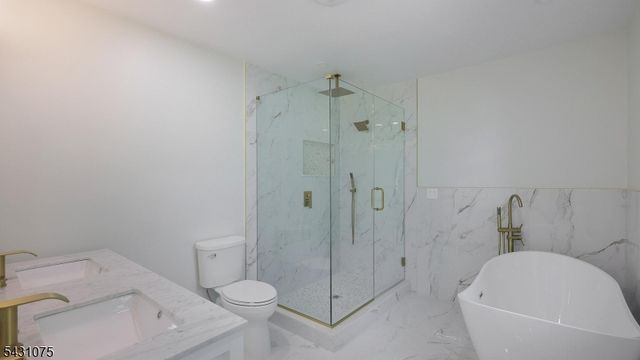 941 Beverly Dr, Westfield Town, NJ 07090