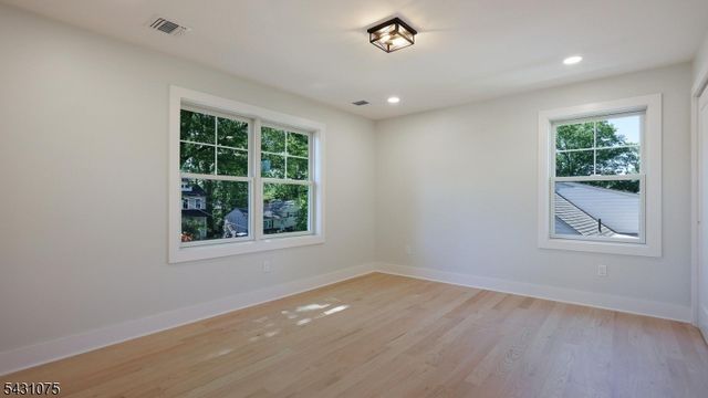 941 Beverly Dr, Westfield Town, NJ 07090