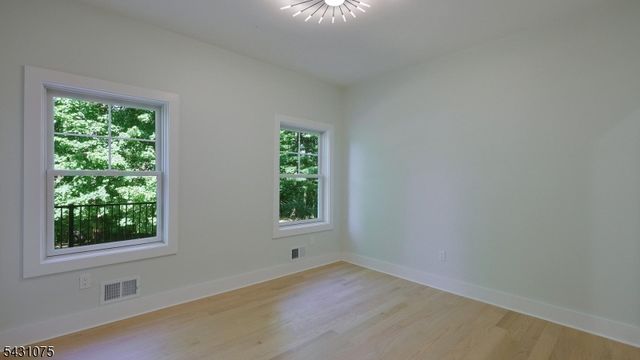 941 Beverly Dr, Westfield Town, NJ 07090