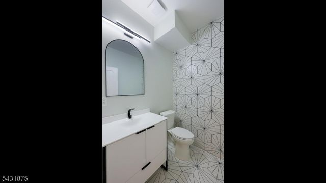 941 Beverly Dr, Westfield Town, NJ 07090