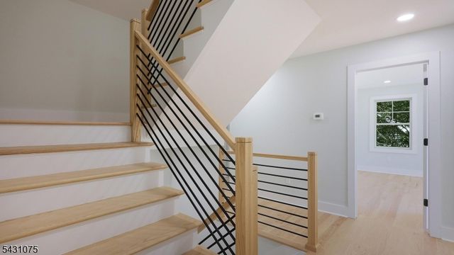 941 Beverly Dr, Westfield Town, NJ 07090