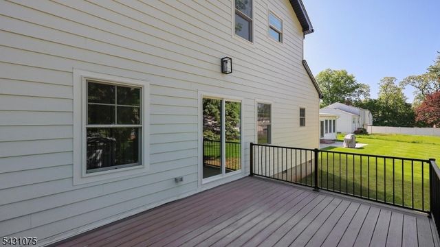 941 Beverly Dr, Westfield Town, NJ 07090
