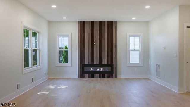 941 Beverly Dr, Westfield Town, NJ 07090