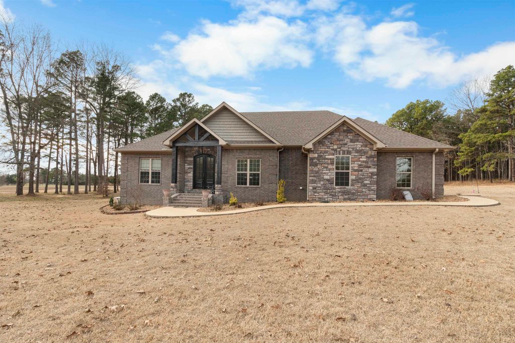 338 Sallie Lane, Melbourne, AR 72556