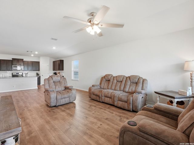 9615 Moon Shine, San Antonio, TX 78254
