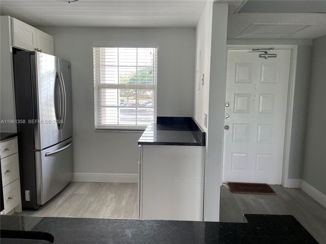 805 Cypress Blvd 205, Pompano Beach, FL 33069