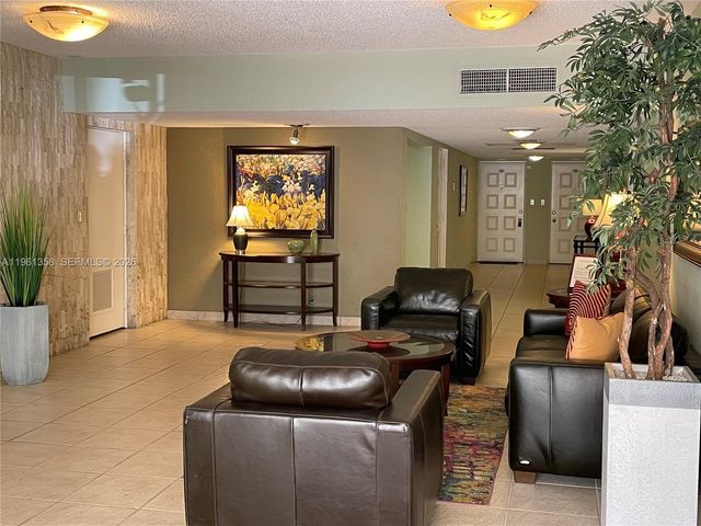 805 Cypress Blvd 205, Pompano Beach, FL 33069