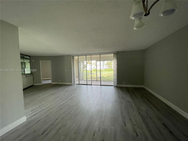 805 Cypress Blvd 205, Pompano Beach, FL 33069