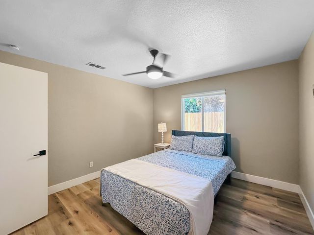 126 Kelly Court, Clovis, CA 93611