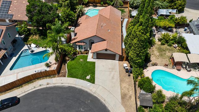 126 Kelly Court, Clovis, CA 93611