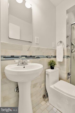 7822 MOORLAND LN, Bethesda, MD 20814