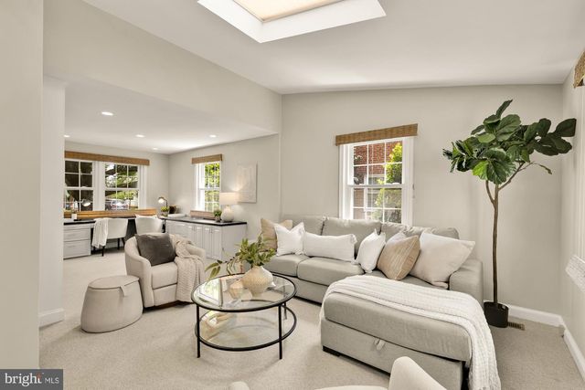 7822 MOORLAND LN, Bethesda, MD 20814