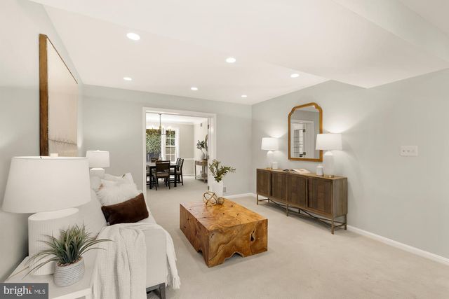 7822 MOORLAND LN, Bethesda, MD 20814