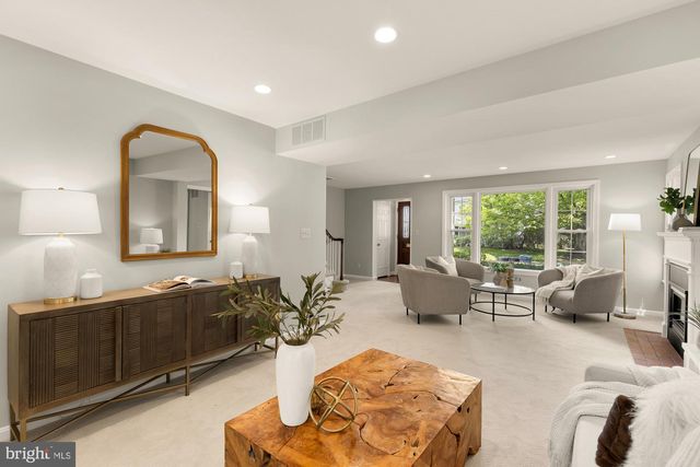 7822 MOORLAND LN, Bethesda, MD 20814