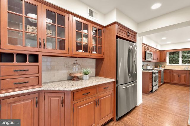 7822 MOORLAND LN, Bethesda, MD 20814