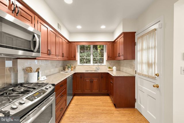 7822 MOORLAND LN, Bethesda, MD 20814