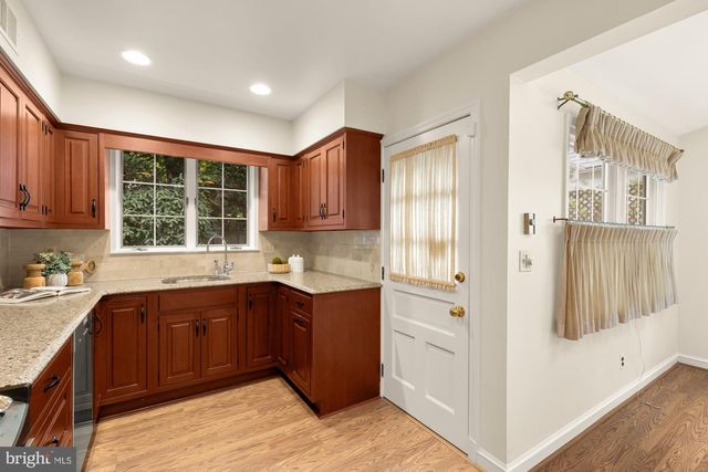 7822 MOORLAND LN, Bethesda, MD 20814