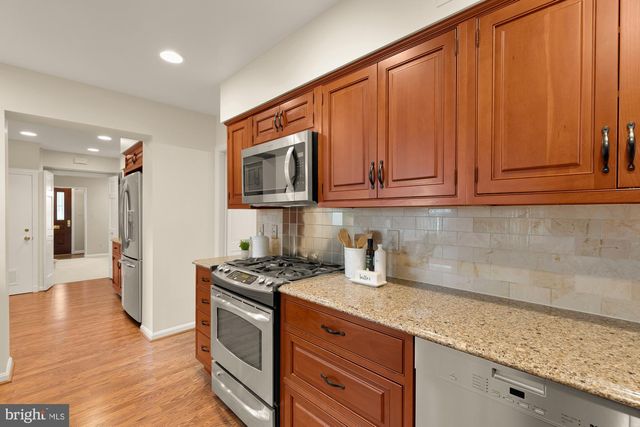 7822 MOORLAND LN, Bethesda, MD 20814