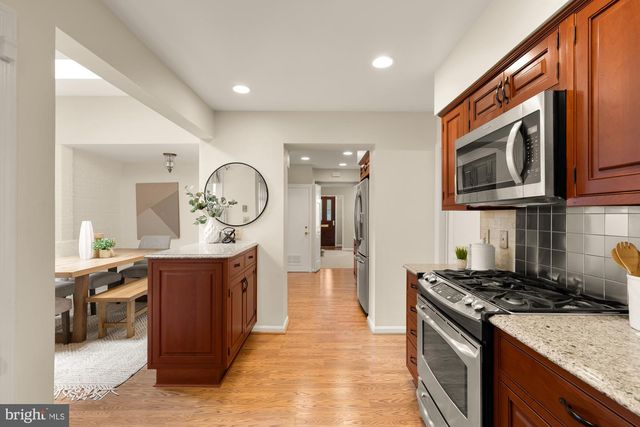 7822 MOORLAND LN, Bethesda, MD 20814