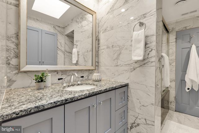 7822 MOORLAND LN, Bethesda, MD 20814