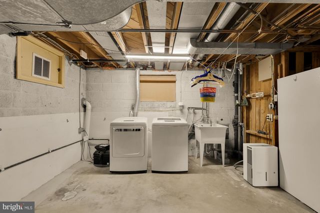 7822 MOORLAND LN, Bethesda, MD 20814