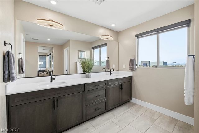 3200 Lumassina Way, Henderson, NV 89044