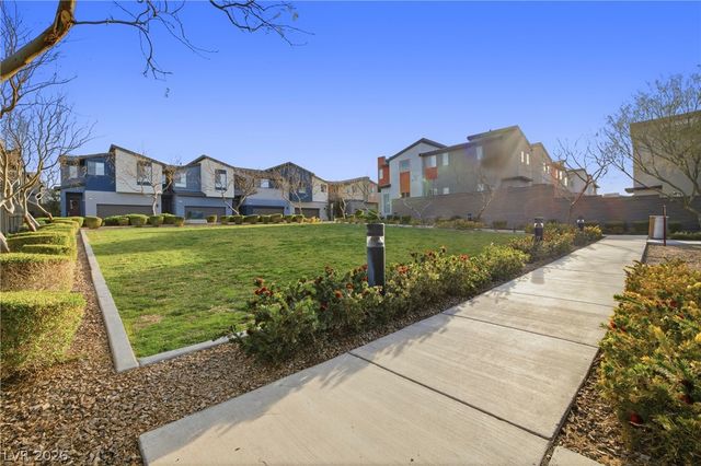 3200 Lumassina Way, Henderson, NV 89044