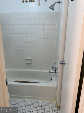 14314 LINDENDALE RD, Woodbridge, VA 22193