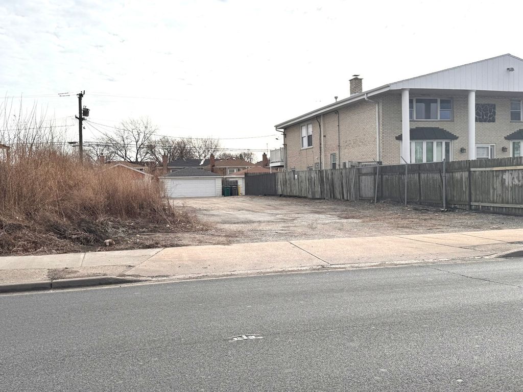 4825 S Central Avenue, Stickney, IL 60638