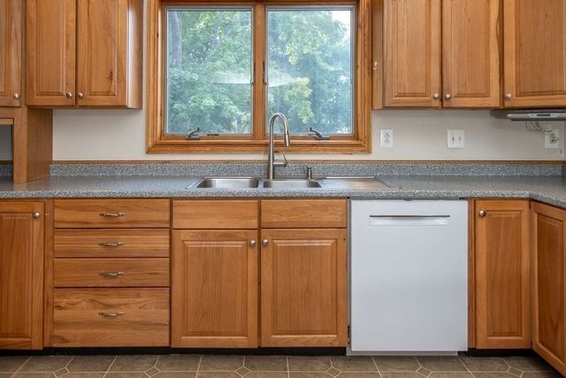 6 Sherman Avenue, Northampton, MA 01060