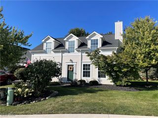 37006 Fairfield Lane E, North Ridgeville, OH 44039