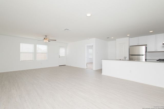 31858 bluewood, Bulverde, TX 78163