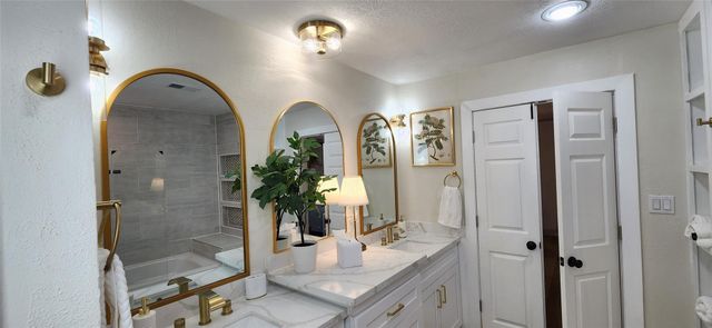 1002 Staples Avenue, Seabrook, TX 77586