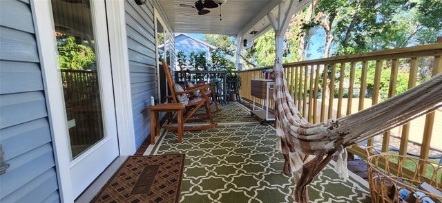 1002 Staples Avenue, Seabrook, TX 77586