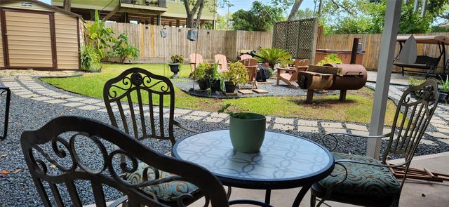 1002 Staples Avenue, Seabrook, TX 77586