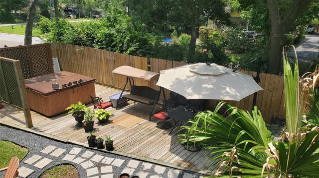 1002 Staples Avenue, Seabrook, TX 77586