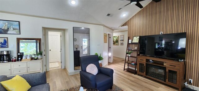 1002 Staples Avenue, Seabrook, TX 77586