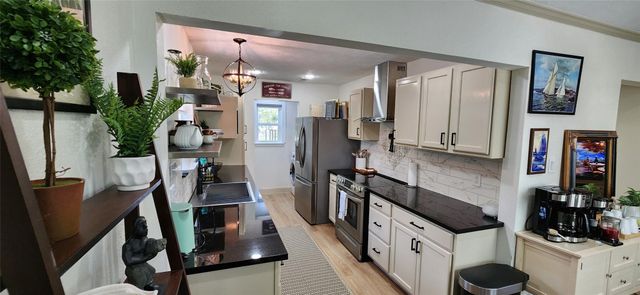 1002 Staples Avenue, Seabrook, TX 77586