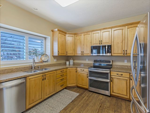 1104 E FAIRWAY DR, North Salt Lake, UT 84054