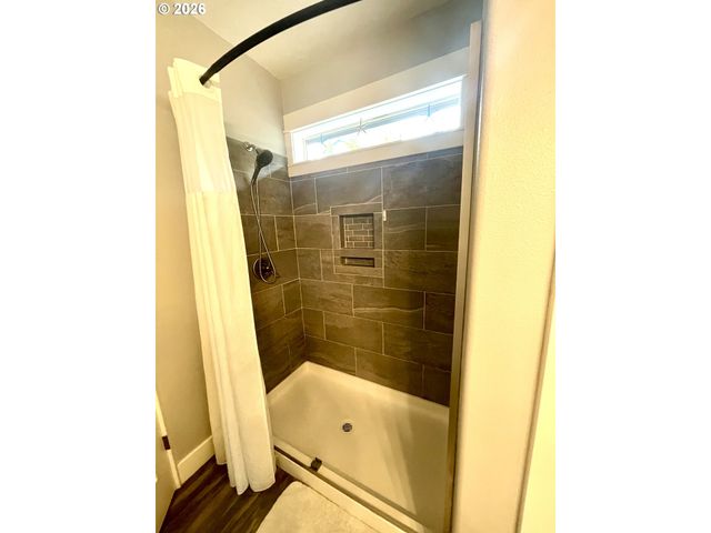 4184 Se INLET Ave, Lincoln City, OR 97367