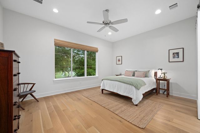 4221 Tamerind DR, Austin, TX 78738