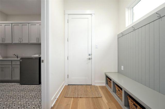 4221 Tamerind DR, Austin, TX 78738