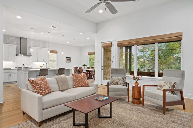 4221 Tamerind DR, Austin, TX 78738
