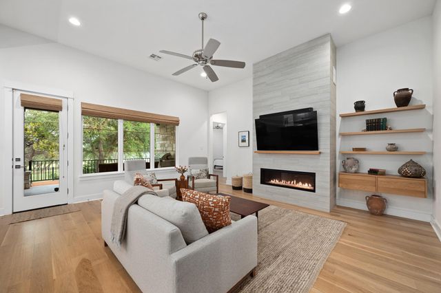 4221 Tamerind DR, Austin, TX 78738