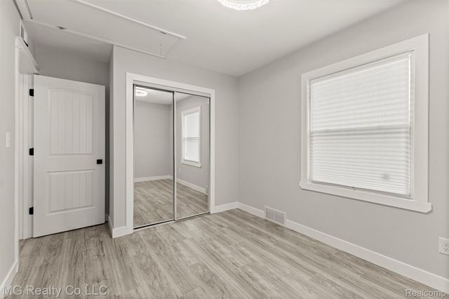 864 Cleophus Parkway, Lincoln Park, MI 48146