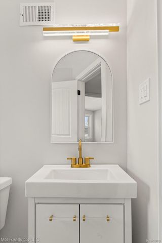 864 Cleophus Parkway, Lincoln Park, MI 48146