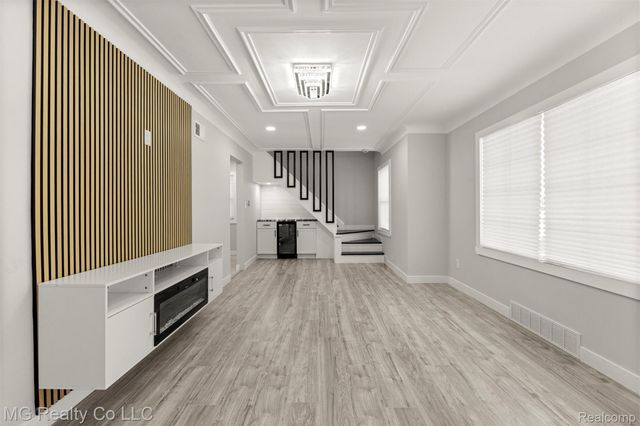 864 Cleophus Parkway, Lincoln Park, MI 48146