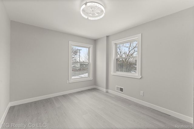 864 Cleophus Parkway, Lincoln Park, MI 48146