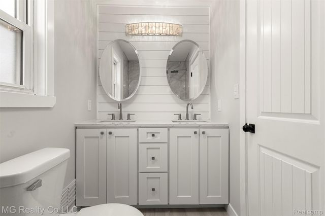 864 Cleophus Parkway, Lincoln Park, MI 48146